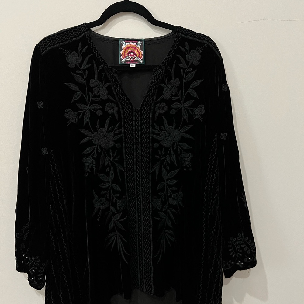 Black velvet Johnny Was tunic top size large